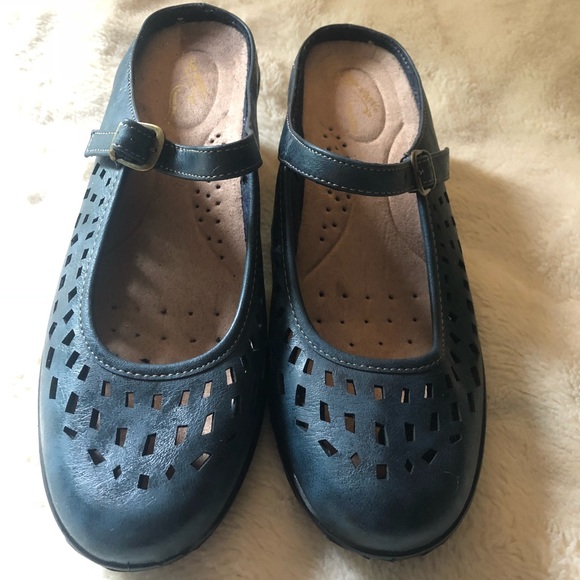 Navy blue Mary Jane slip ons Easy Street W9.5 New - Picture 1 of 8